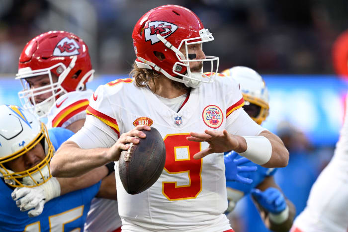 Kansas City Chiefs quarterback Blaine Gabbert (9) throws a pass against the Los Angeles Chargers during the first half at SoFi Stadium.